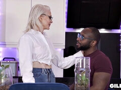 Hundestilling, Briller, Imellem racer, Bukser, Køkken, Fisse, Mager, G streng