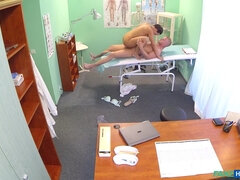 Kuřba, Brunetka, Stříkání spermatu, Ženský, Fetiš, Hardcore, Orgasmus, Uniforma