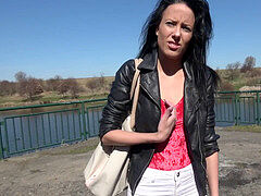 Amateur, Grosse bite, Noire, Sucer une bite, Brunette brune, Public, Suçant, Adolescente