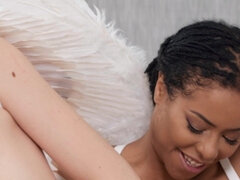 Cul, Noire, Blonde, Talons, Embrassement, Cuisine, Seins naturels, String