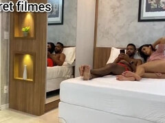 Grosse bite, Blonde, Sucer une bite, Éjaculation interne, En levrette, Indienne, Interracial, Chevaucher