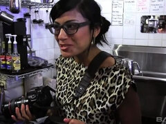 18, Brunette, Briller, Lesbisk, Onani, Moden, Tenåring