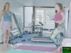 Жопа, Большая жопа, Фистинг, Спортзал, Мастурбация, Обнаженные, Киски, Сквиртинг