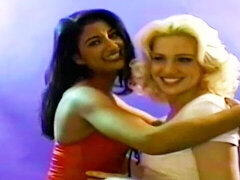 18, 큰 엉덩이, 큰 가슴, 오랄섹스, 도기스타일, 얼굴에, 두여자와 한남자, 빼빼한