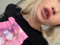 18 éves, Anális szex, Szőke, Futanari, Maszti, Begyek, Játékszerek, Web kamera