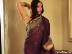 Amatéri, Brunetka, Indické, Dospelé, Milf  mčbp, Zvedená