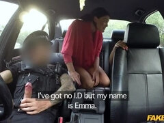 Stora tuttar, Avsugning, Doggystyle, Ansiktsbehandling, Kkm, Handjobb, Pov, Uniform