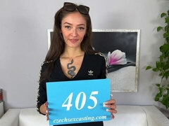 18 éves, Popó, Cumizás, Gesztenyebarna, Kutya póz, Természetes mellek, Tini, Begyek