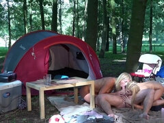 Blond, Dochter, Lul, Dik, Lesbisch, Buiten, Tiener, Trio