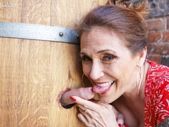 Grosser arsch, Grosser schwanz, Grosse titten, Blasen, Hundestellung, Milf, Im freien