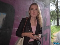 18 ans, Blonde, Sucer une bite, Collège université, Tir de sperme, Hd, Pov, Public