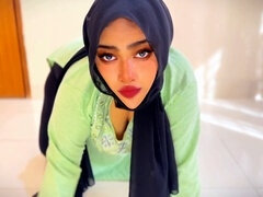 Sensual encounter with a gorgeous Arab maid in Saudi Arabia! (Episode 02)