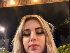 Gros seins, Éjaculation interne, Masturbation, Mère que j'aimerais baiser, Public, Solo, Nénés