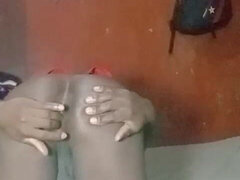 Africano, Anal, Fetichismo travestista, Penetracion con dedos, Abierta, Casero, Masturbación, Solo