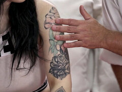 18, Duży tyłek, Duże cycki, Obciąganie, Drobna, Delikatny, Tatuaż, Nastolatki