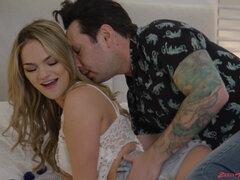 Spermaladung, Süss, Kehlenfick, Hundestellung, Erotisch, Handjob, Küssen, Natürlichen titten