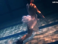 Stor stjärt, Klänning, Fetisch, Flickvän, Offentlig, Rysk, Tonåring, Tuttar