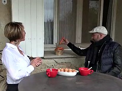 Threesome with 2 busty mature women