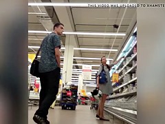 Video di donne in gonna, Guardone