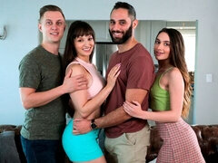 Stor rumpe, Stor kukk, Bakfra, Firkant, Naturlige bryster, Tynn, Tenåring, Pupper