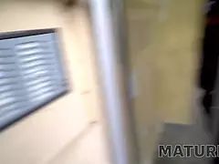 Bbw, Kuřba, Brunetka, České, Babi, Dospělé, Punčochy, Polykání