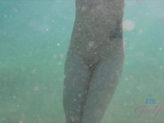 Amateur, Salle de bains, Plage, Doigter, Pov, Public, Voyeur, Mouillée