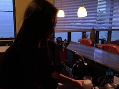 素人, お尻, オーガズム, ハメ撮り, オマンコ, ガリガリ, 喫煙, おもらし