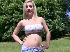 Panenka, Venku, Na veřejnosti, Realita