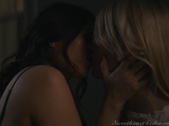 Cul, Chambre à dormir, Blonde, Couple, Allemand, Embrassement, Lesbienne, Petite femme