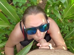 18 anos, Boquete, Flagrado, Gozar na boca, Punheta, Feito em casa, Mãe gostosa, Ao ar livre cartaz de rua outdoor