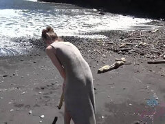 Amateur, Playa, Morena, Vestido, Penetracion con dedos, Al aire libre, Pov, Coño