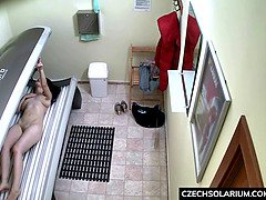 Enthousiasteling, Tsjechisch, Hd, Masturbatie, Openbaar, Kut duiken, Realiteit, Zonnebank