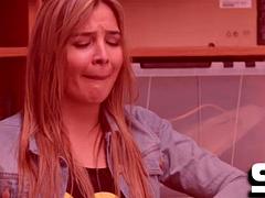 Duży kutas, Blondynka, Jazda konna, Ogolona, Tatuaż