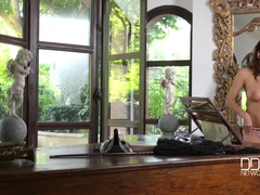 Røv, Store bryster, Tjekke, Hæle, Lingerie, Naturlige bryster, Fisse, Solo