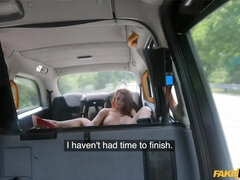 Gros seins, Sucer une bite, Voiture, Doigter, Chatte, Rousse roux, Nénés, Mouillée