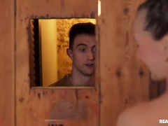 Grosse bite, Gros seins, Sucer une bite, Tir de sperme, Hard, Hd, Réalité