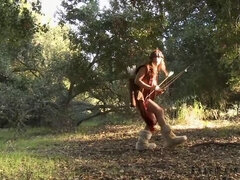 큰 가슴, 흑갈색 머리, 야외의