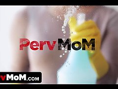 Stor stjärt, Stora tuttar, Avsugning, Brunett, Sperma shot, Milf, Fitta, Styvmamma