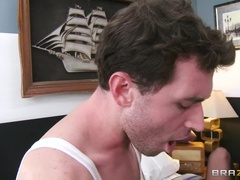 Brunette, Komme på ansigtet, Kvinde dominans, Kæreste, Slikning, Fisse, Kort hår, Tog