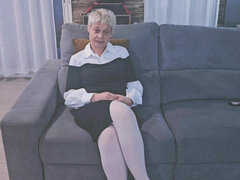 Leie, Blondine, Schmuddelige sprache, Lingerie, Reif, Strumpfhose, Kurzes haar, Solo