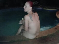 Nieghbours Wife Handjob Finger Fucking in Swimmingpool