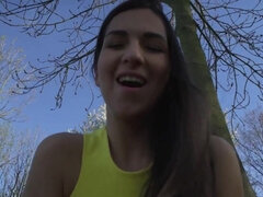 Italian hottie for cash gets fucked in the fresh air