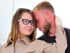 Culo grosso, Grande cazzo, Tette grandi, Pompino, Da dietro, Capelli corti