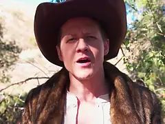 Off the hook sight behind the sequences on set of gold diggers (bts)