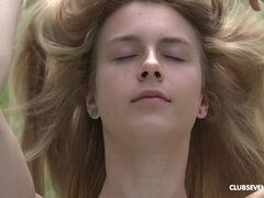 Blonde, Club, Européenne, Public, Rasée, Maigrichonne, Solo, Adolescente