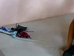 Casadinha released the pussy in the cafofo and enjoyed hot