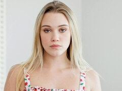 18, Stor stjärt, Blondin, Fingering, Naturliga tuttar, Solo, Tonåring, Tuttar