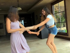 Anaali, Tanssii, Ääripää, Nyrkitys, Gaping, Itsetyydytys, Orgasmi, Soolo