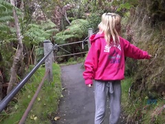 Amatőr, Strand, Szőke, Kivillanó idomok, Nagylány, Csókolózás, Vékony, Begyek