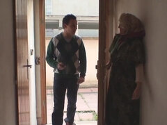 18 jaar, Enthousiasteling, Lieveling, Pijpbeurt, Brillen, Omie, Rijpe lesbienne, Realiteit